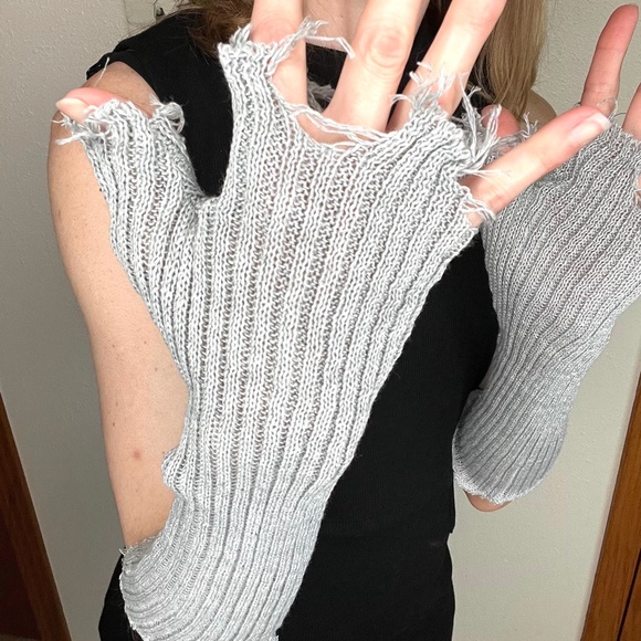 Knit Fingerless Gloves Gray Arm Warmers Ripped Sleeves Sweater Socks Goth Y2k - Picture 5 of 6